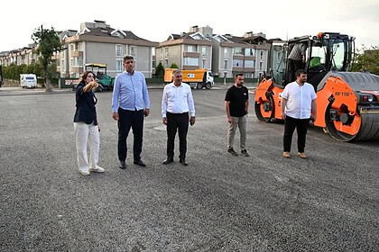 Kartepe'de İki Mahallede Asfalt ve Beton Yol Mesaisi Başladı
