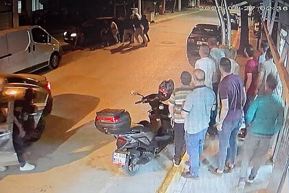 Derince’deki Dehşet Anları Kamerada: 2'si Ağır 5 Kişinin Yaralandığı Kavganın Görüntüleri Ortaya Çıktı!
