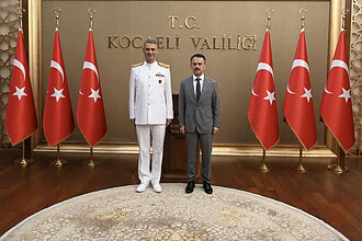 Atama Sonrası İlk Görüşme! Tuğamiral Yücel Darcan Kocaeli Valisi Aktaş'ı Ziyaret Etti!