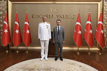 Atama Sonrası İlk Görüşme! Tuğamiral Yücel Darcan Kocaeli Valisi Aktaş'ı Ziyaret Etti!