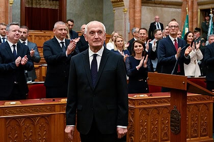 Macaristan Yeni Cumhurbaşkanını Seçti: 140 Oyla Andras Baka Oldu