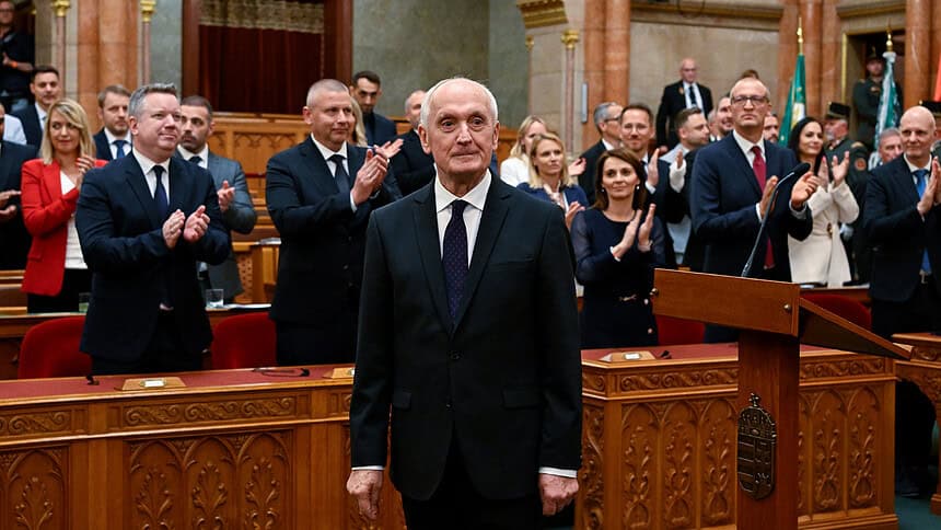 Macaristan Yeni Cumhurbaşkanını Seçti: 140 Oyla Andras Baka Oldu