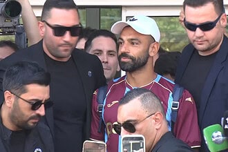 Mohamed Salah İstanbul'a İndi: Trabzonspor'la İmza Perşembeye Kaldı