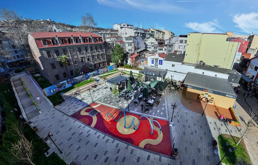 İzmit Mola Park Ziyaretçi Akınına Uğruyor: Kentin Kalbinde Sosyal Yaşam Alanı!