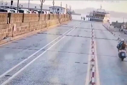 Napoli'de 4.7'lik Deprem Binaları Hasara Uğrattı: Metro Seferleri Durdu