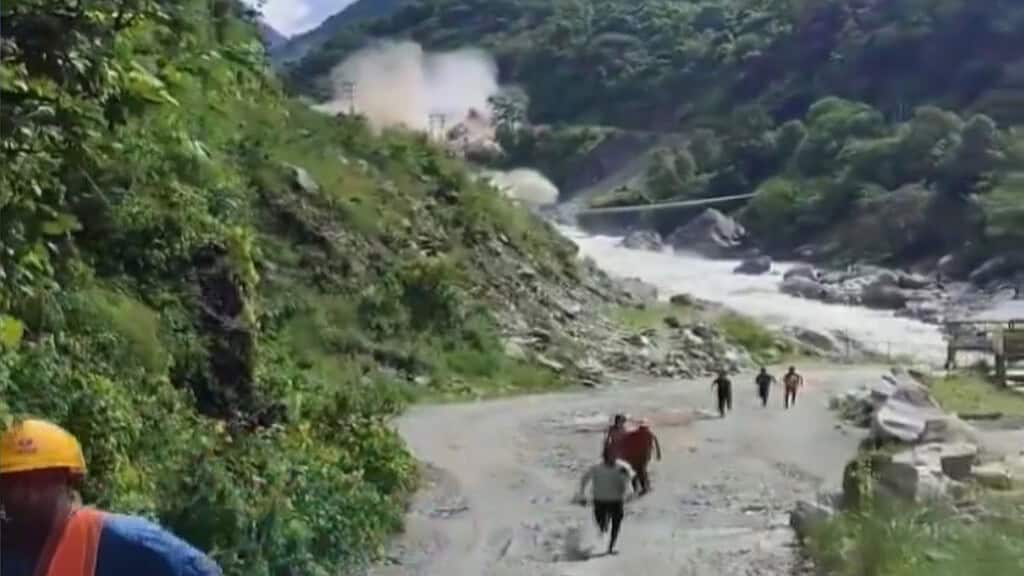 Nepal'de Sel Faciasında Can Kaybı 157'ye Çıktı: 341 Yabancıdan Haber Yok