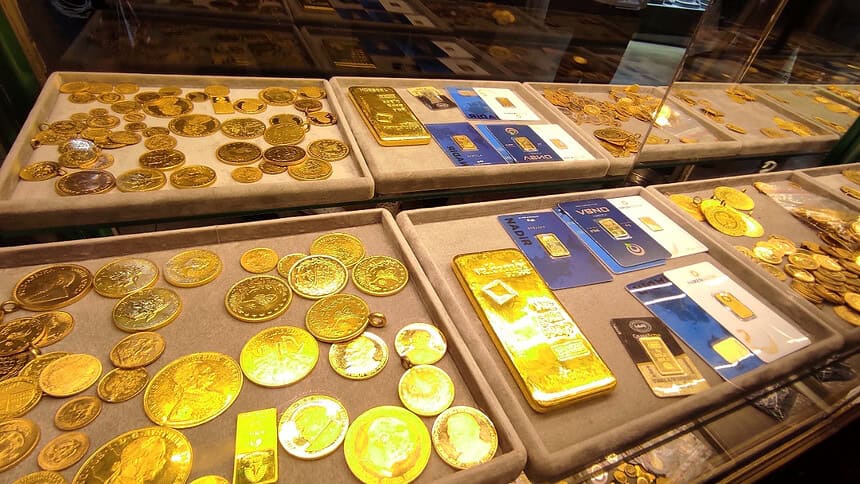 Ons Altın 4 Bin 565 Doları Gördü: Gram 7 Bini Aştı
