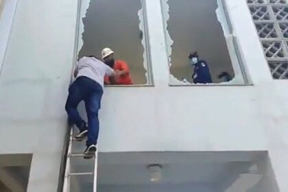 Pakistan'da Hastane Yangını Yenidoğan Ünitesini Vurdu: 16 Bebekten 15'i Öldü