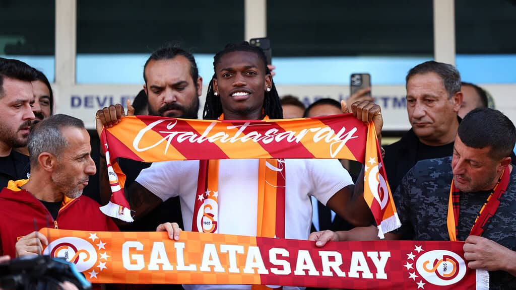 Rafael Leao İstanbul'a İndi: "Galatasaray Taraftarına Müteşekkirim"