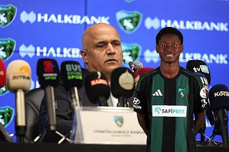 Kocaelispor Başkanı Recep Durul’dan Habib Keita Açıklaması: "Aşık Olduğu İçin Gittiği Söyleniyor"