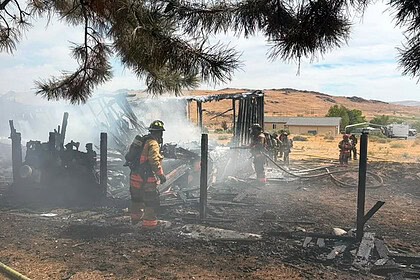 Reno'da Orman Yangını 32 Evi Kül Etti: 15 Bin Dönüm Arazi Yandı