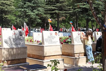 Şehit Yakınları ve Gazilerin Çocuklarına Özel Okul Tercih Başvurusu e-Okul'da Açıldı