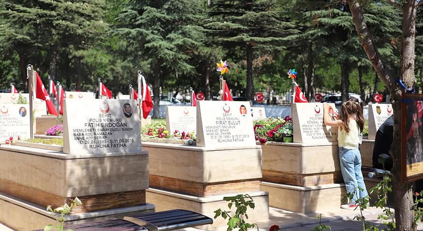 Şehit Yakınları ve Gazilerin Çocuklarına Özel Okul Tercih Başvurusu e-Okul'da Açıldı