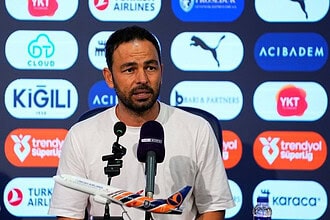 Selçuk İnan'dan Başakşehir Açıklaması: "Oyuncularım Gerçekten Çok İyi Mücadele Ettiler"
