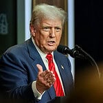 Trump İran'a Tarihin En Ezici Yaptırımını Başlattı: Destekçilere Gözdağı Verdi