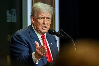 Trump İran'a Tarihin En Ezici Yaptırımını Başlattı: Destekçilere Gözdağı Verdi