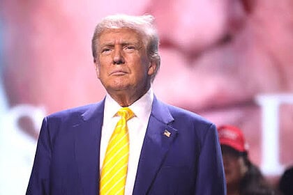 Trump Kanada'ya Yüzde 50'lik Gümrük Vergisini 3 Gün Erteledi