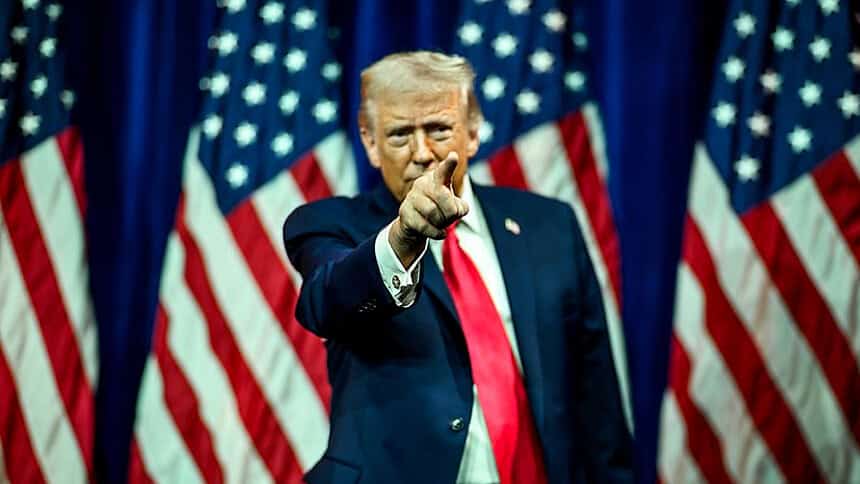 Trump'tan İran Çıkışı: "Tamamen Çöküyor" Dedi