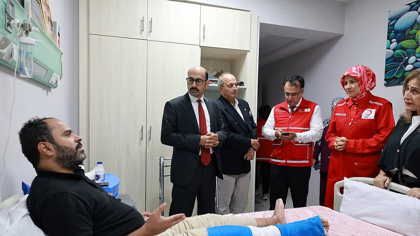 Türk Kızılay Gazze'deki İki Hastaneye 10,5 Milyon Liralık Tıbbi Destek Gönderdi