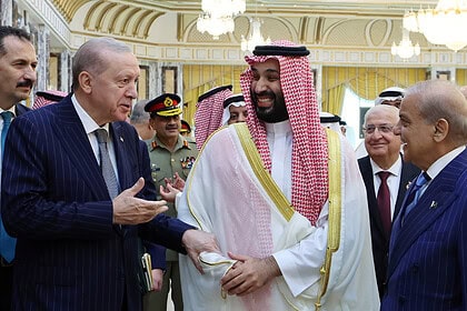 Türkiye, Pakistan ve Suudi Arabistan Ortak Savunma Anlaşması İmzaladı