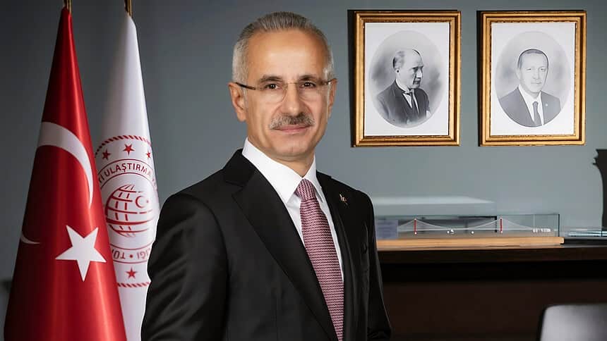 Uraloğlu'ndan 30 Ağustos Mesajı: "Bin 200 Kilometrelik Dev Koridor Geliyor"