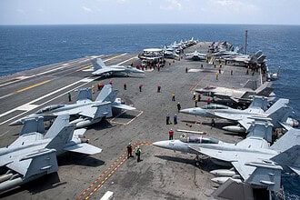 USS George Washington Orta Doğu'ya Ulaştı: Sorunlu Geminin Yerini Alıyor