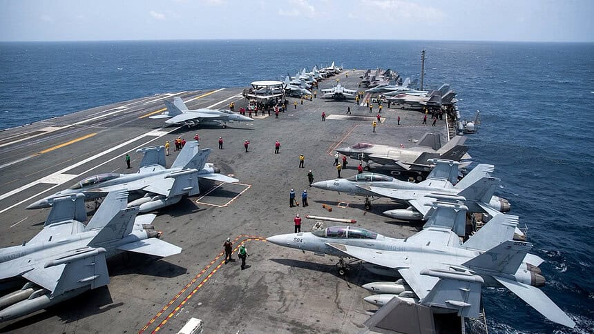 USS George Washington Orta Doğu'ya Ulaştı: Sorunlu Geminin Yerini Alıyor