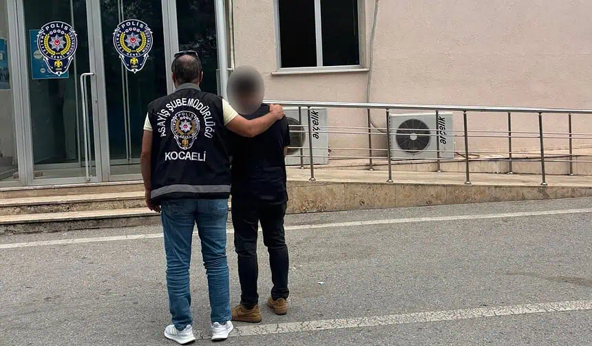 Kocaeli’de Uyuşturucu Ticaretinden Aranan Hükümlü Operasyonla Yakalandı: 10 Yıl 5 Ay Hapis Cezası Bulunuyordu!