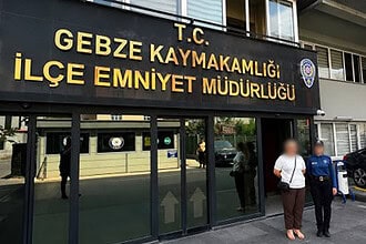 17 Yıl Hapis Cezası Bulunuyordu: Uyuşturucu Ticaretinden Aranan Kadın Firari Tutuklandı!