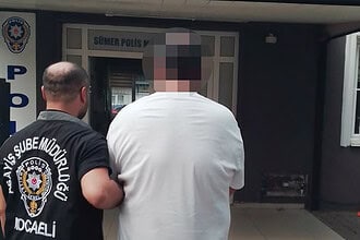 Kocaeli Emniyeti'nden Uyuşturucu Operasyonu: 6 Yıl 9 Ay Hapis Cezası Bulunan E.B. İzmit’te Yakalandı!