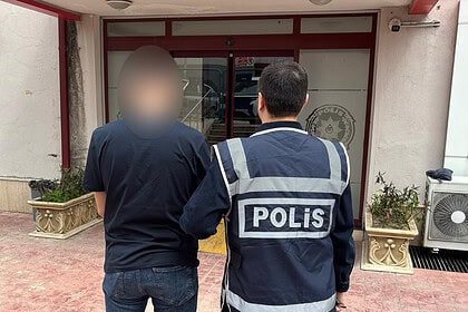 Derince’de Emniyetten Kaçamadı: Kasten Yaralama Suçundan Aranan C.G. Cezaevine Gönderildi!