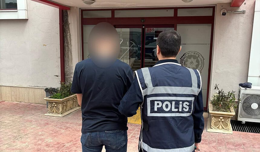 Derince’de Emniyetten Kaçamadı: Kasten Yaralama Suçundan Aranan C.G. Cezaevine Gönderildi!