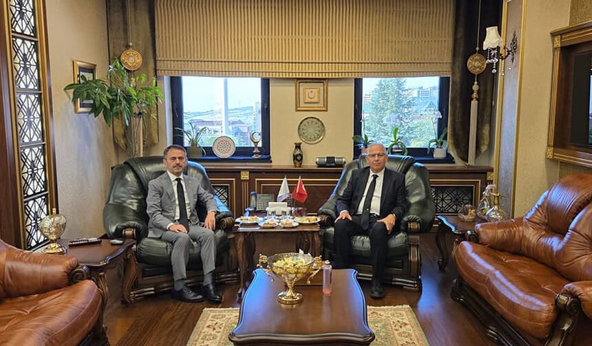 Vali İlhami Aktaş’tan Kocaeli Üniversitesi Rektörü Prof. Dr. Nuh Zafer Cantürk’e Taziye Ziyareti!