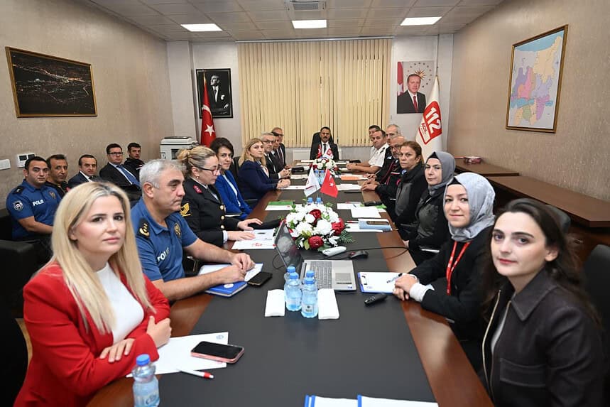 Kocaeli'de Acil Durum Ekipleri Toplandı: Kış Mevsimi Öncesi Kritik Kararlar Alındı!