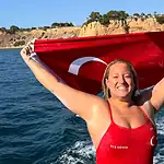 24 Yaşındaki Ece Demir Catalina Kanalı'nı 16 Saat 43 Dakikada Yüzdü