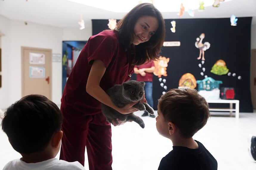 Kocaeli Çayırova'da "4 Ekim Hayvanları Koruma Günü" Etkinliği: Miniklere Veterinerlik Anlatıldı!