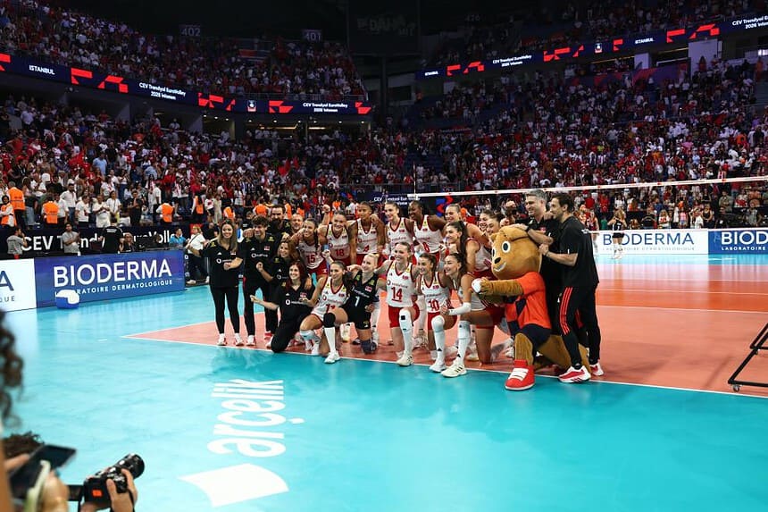 A Milli Kadın Voleybol Takımı, Avrupa Şampiyonası'nda Yarı Finalde
