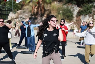 Gebze’de Kadınlar Eskihisar Sahili’nde Buluştu: “Adım At Havan Değişsin” Etkinliği Düzenlendi!