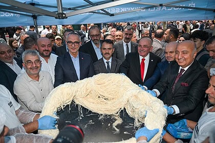 Kocaeli'de Ahilik Haftası Coşkusu: Vali İlhami Aktaş Ve Protokol İzmit'te Bir Araya Geldi!