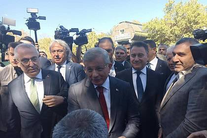 Ahmet Davutoğlu İfade Vermek İçin Ankara Adliyesi'ne Geldi!