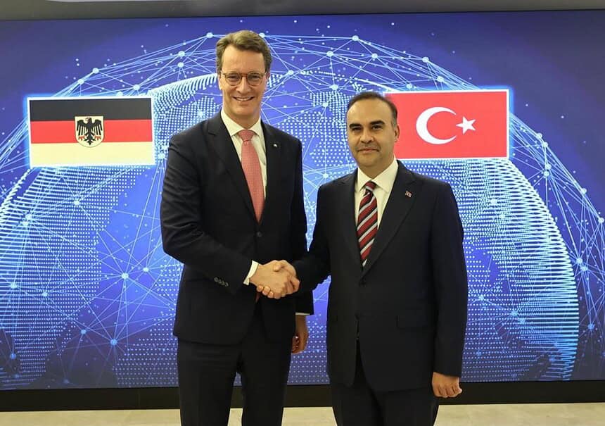 Bakan Kacır, Almanya’nın Kuzey Ren-Vestfalya Eyaleti Başbakanı Wüst İle Bir Araya Geldi