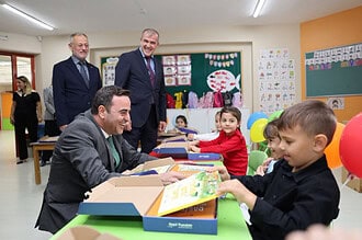 Miniklerin Kırtasiye Sevinci! Başkan Yasin Özlü Okul Öncesi Çocukları Unutmadı!