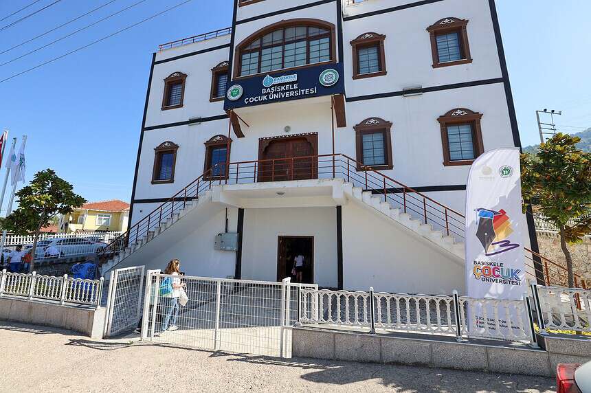 Başiskele Çocuk Üniversitesi'nde Kayıtlar Tamamlandı: 144 Öğrenci Ders Başı Yapıyor!