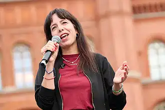 Berlin Eyalet Başbakanı Olmaya Hazırlanan Eralp Köprüler Kuran Biri Olmak İstiyorum