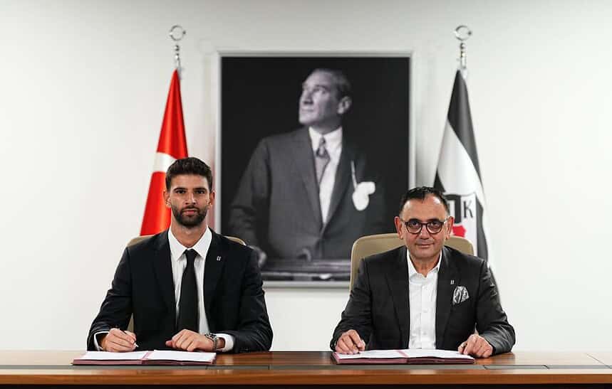 Beşiktaş, Ümit Akdağ İle 4 Yıllık Sözleşme İmzaladı