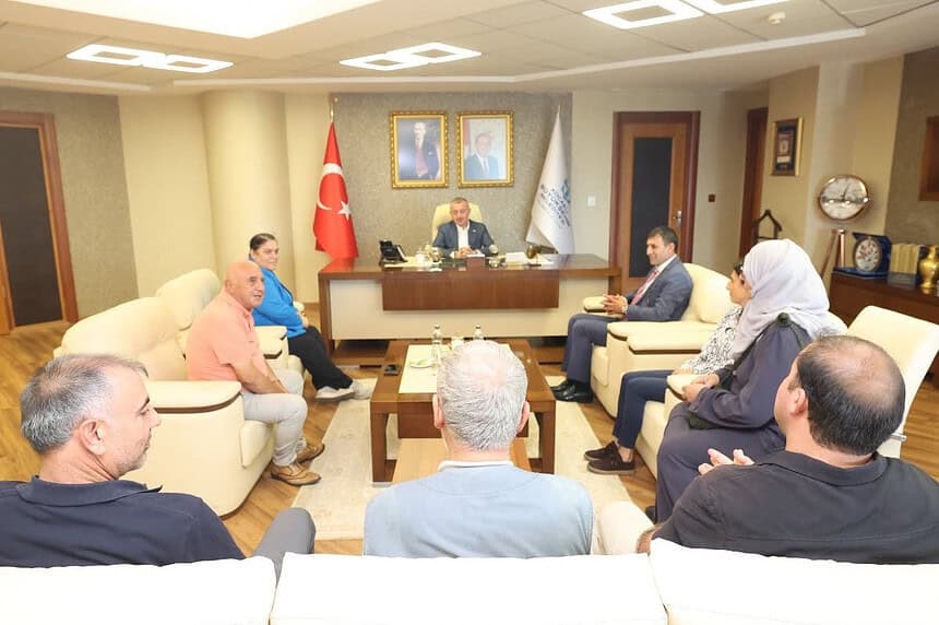 Tahir Büyükakın DEM Parti Kocaeli İl Eşbaşkanları İle Bir Araya Geldi!