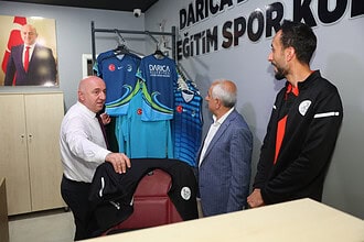 Darıca’da Gençlerin Geleceğine Büyük Yatırım: 14 Branşta Yüzlerce Sporcu Yetişiyor!