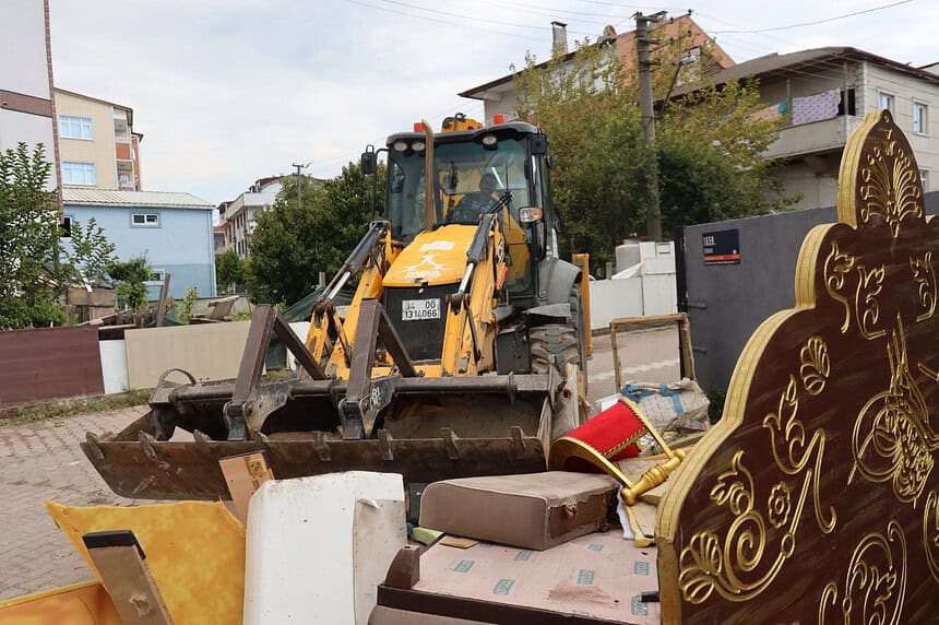Darıca’da Görüntü Kirliliğine Geçit Yok! Mahalle Mahalle Temizlik Başlatıldı!