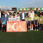 Darıca'da Minik Futbolcular Fenerbahçe ile Sahaya Çıktı!