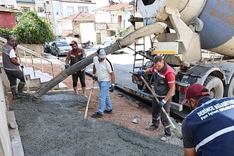 Derince’de Üstyapı Seferberliği: Çenedağ Ve Sırrıpaşa Mahalleleri Baştan Aşağı Yenileniyor!